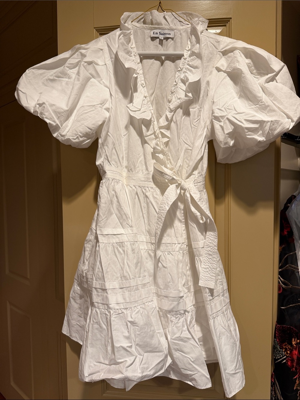 En Saison White Puff Sleeve Ruffle Wrap Dress